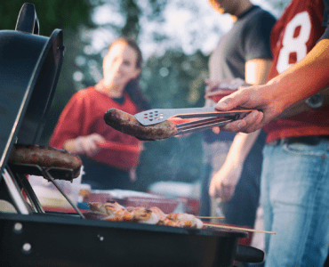 Grilling with friends is the Grillax Lifestyle.