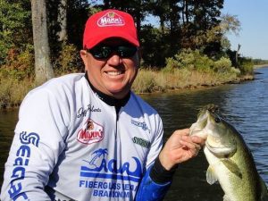 Jeff Roberts of Brandon, Mississippi with a nice bass from Ross Barnett Reservoir. (Photo credit: Brian A. Broom)