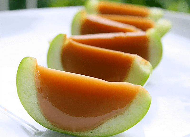 Caramel Apple Jello Shots via http://thatssomichelle.com